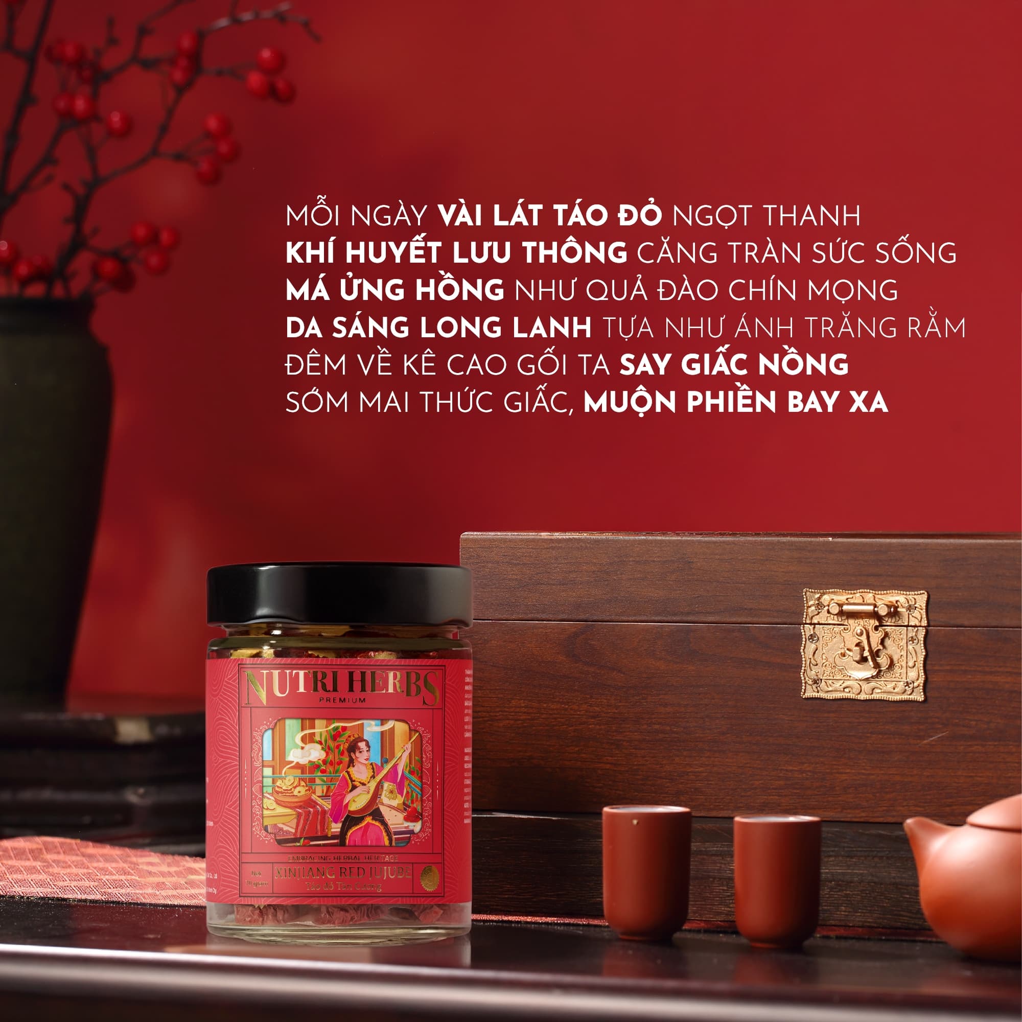 Táo Đỏ Tân Cương Sấy Khô Nutri Herbs – Loại Thượng Hạng, Lát Đều Đẹp Sang Trọng Làm Quà Tặng Lọ 70g